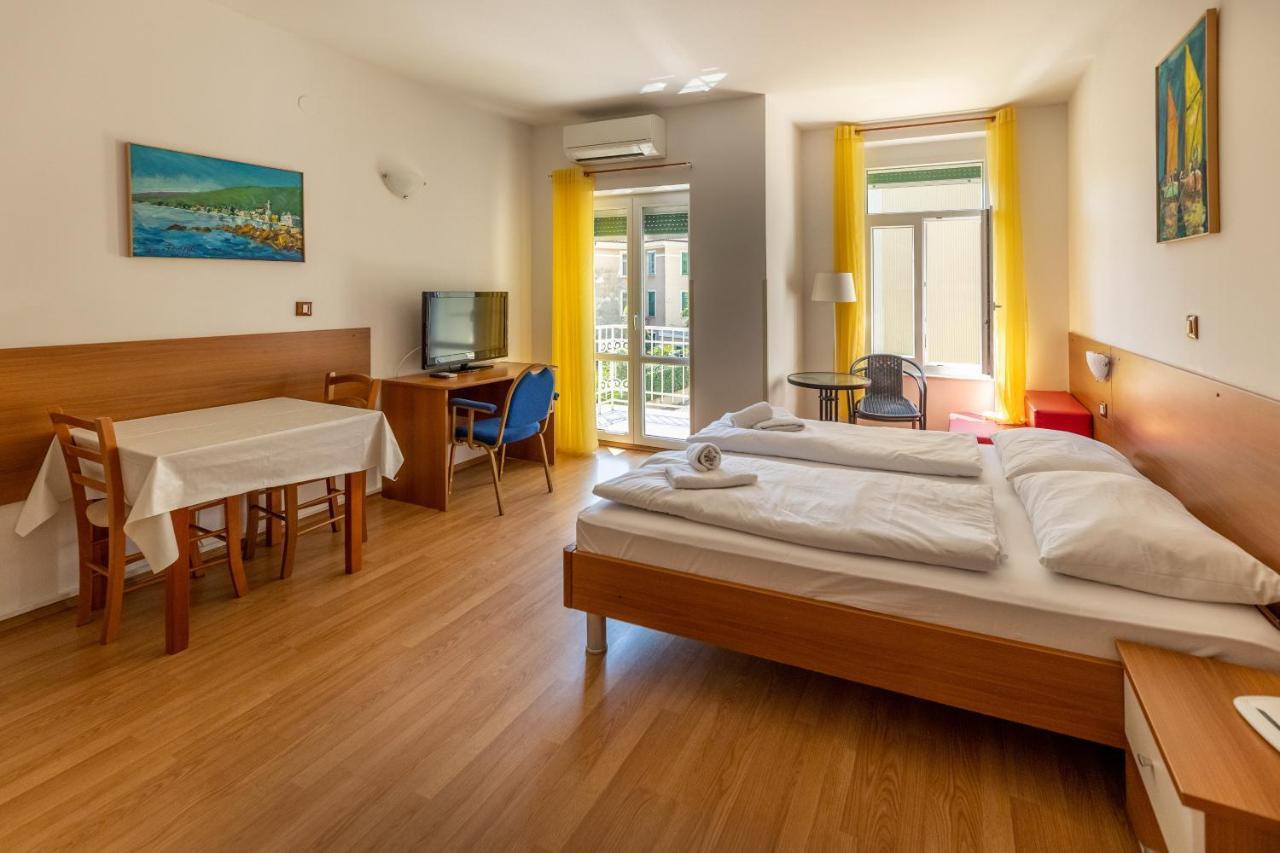 Apartments Liburnija Opatija Ngoại thất bức ảnh